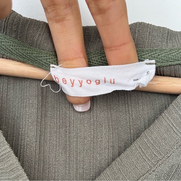 Green top - Turkish Designer - Picture 3 of 3